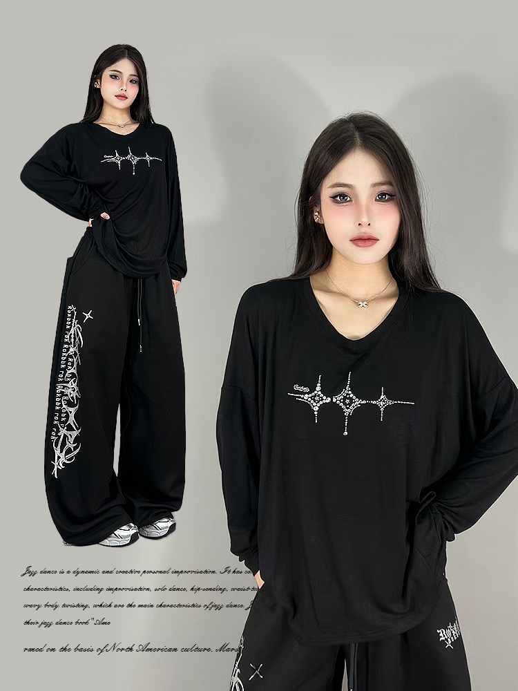 Streetwear Brand With A Logo - Camiseta Feminina Oversize de Manga Longa